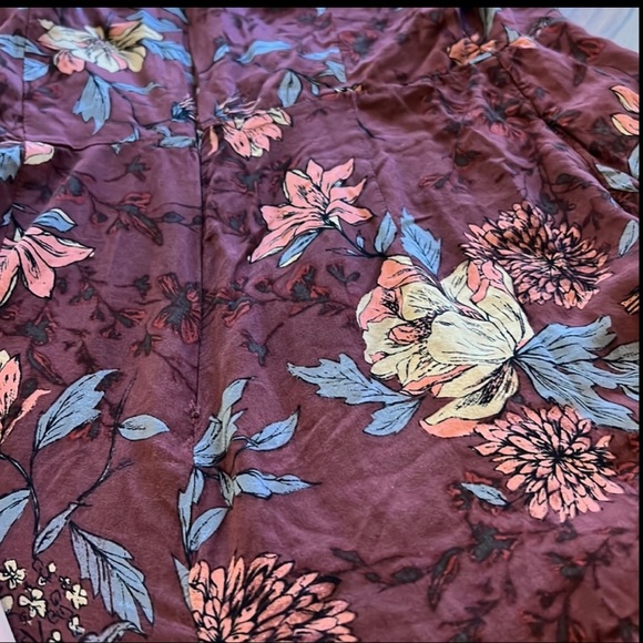 3/$30 🌸 UO Kimchi Blue - Maroon Floral Anita Romper, Size 6 - Picture 8 of 8